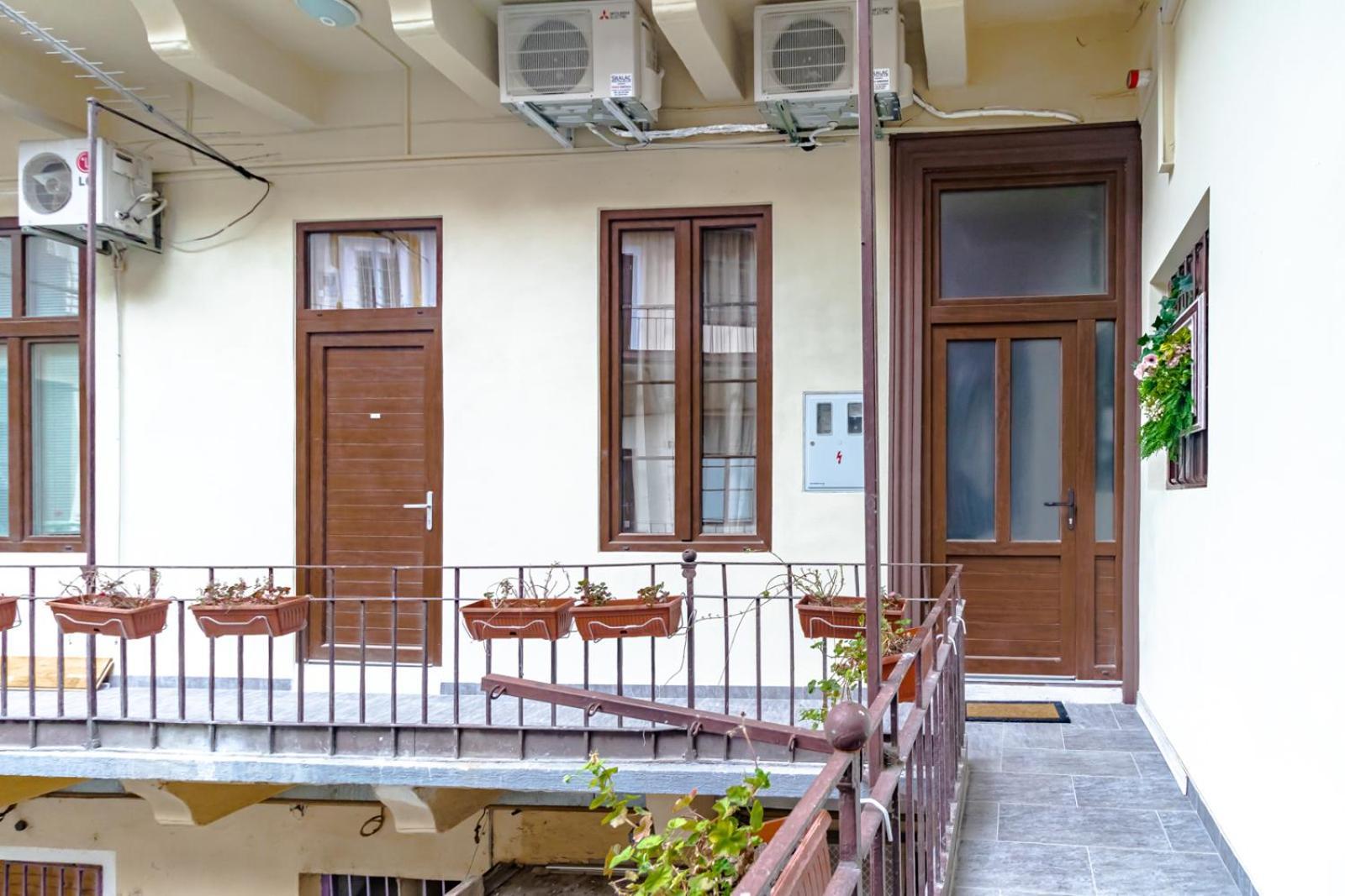 Mandina Studios On A Main Square 萨格勒布 外观 照片